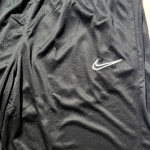 Nike Dri-Fit Basketball Shorts (2 of 2) - Picture 6 of 9